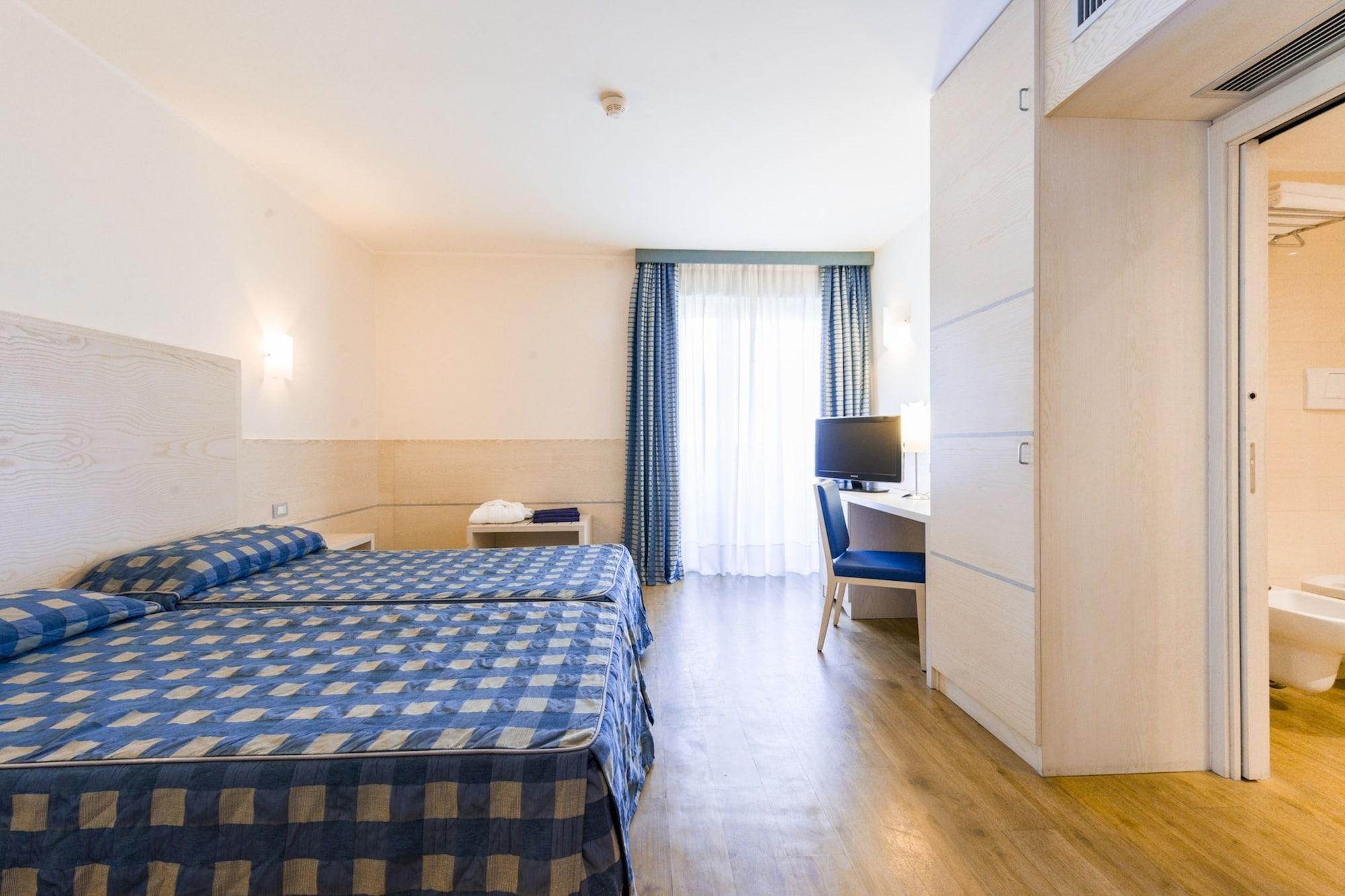Caravel Bike Hotel Torbole Sul Garda Bilik gambar